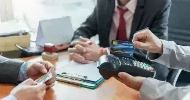 Стоит ли брать второй кредит, чтобы закрыть первый